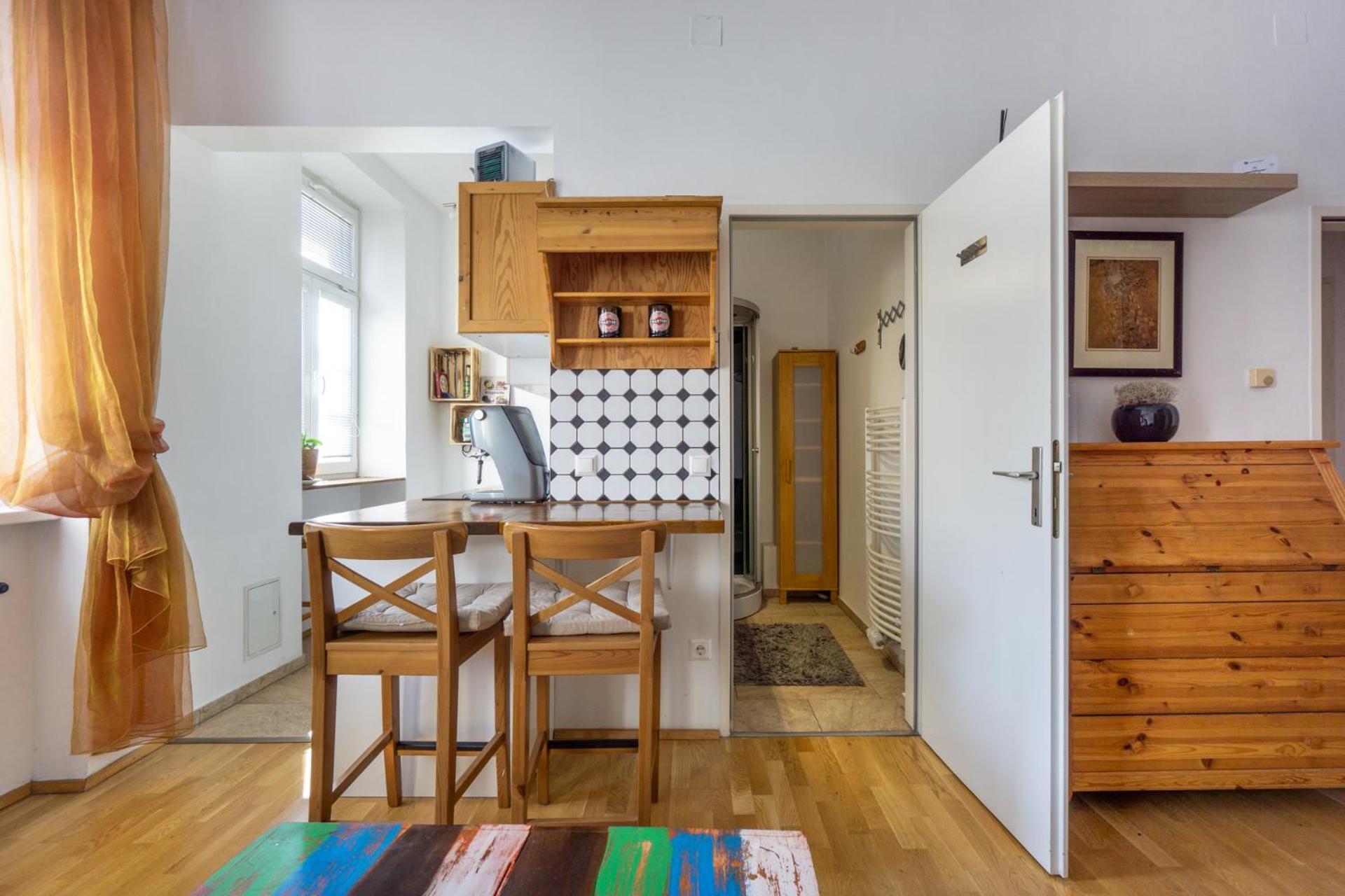 Next To Stadthalle & Westbahnhof 비엔나 외부 사진