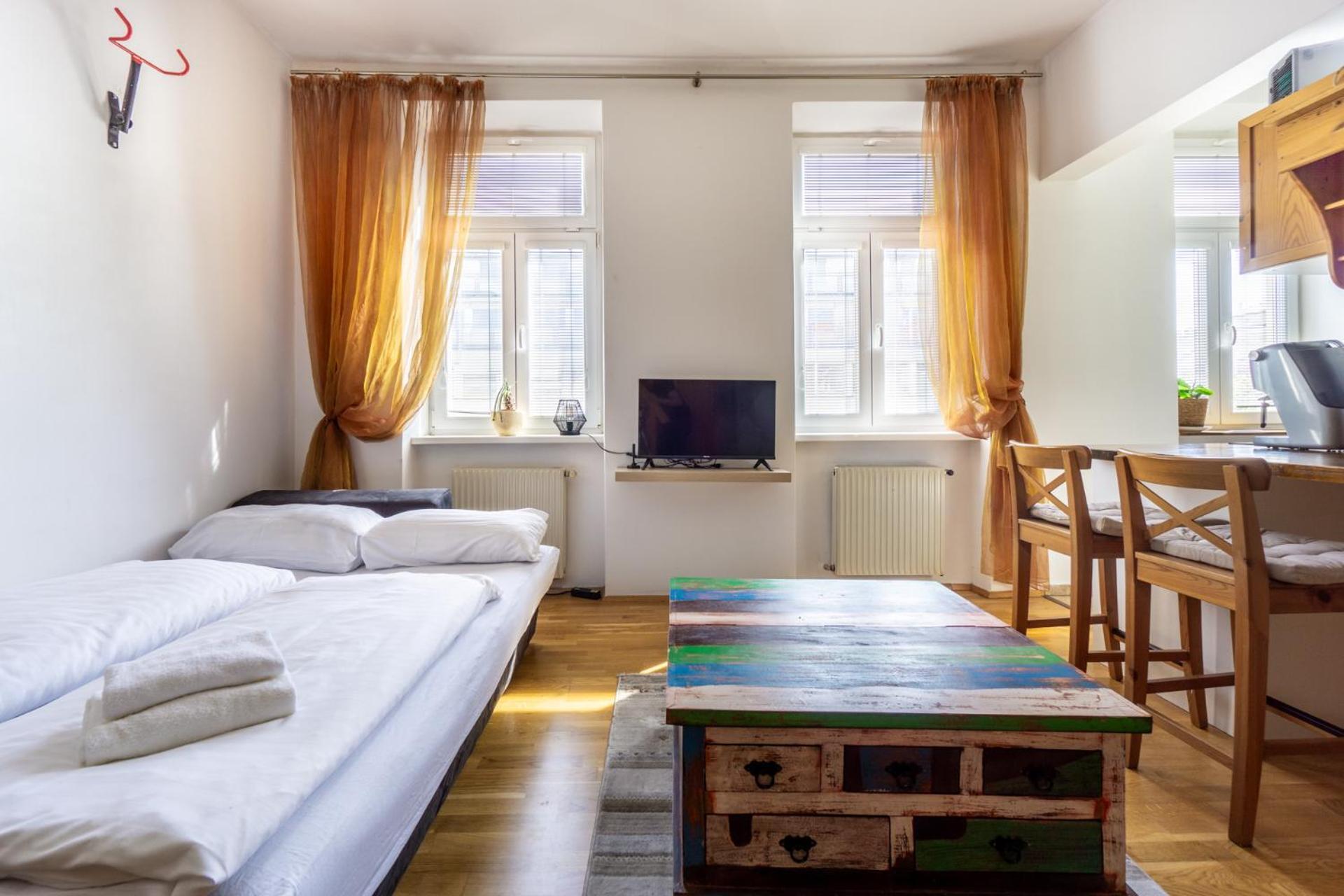 Next To Stadthalle & Westbahnhof 비엔나 외부 사진